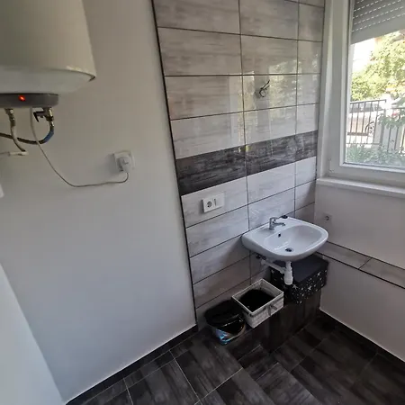 Kazinczy 2 * Balatonalmadi