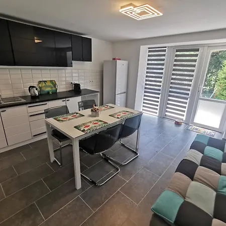 Kazinczy 2 * Balatonalmadi